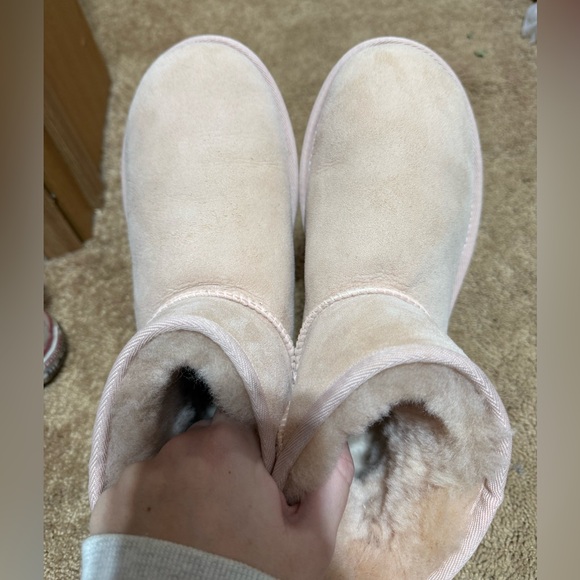 women’s light pink ugg mini boots - Picture 5 of 12